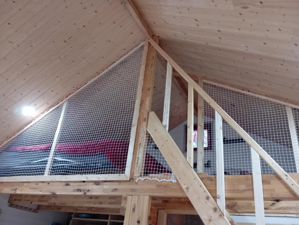 La P'Tite Maison Bois Du Herisson Menetrux-en-Joux Exterior photo