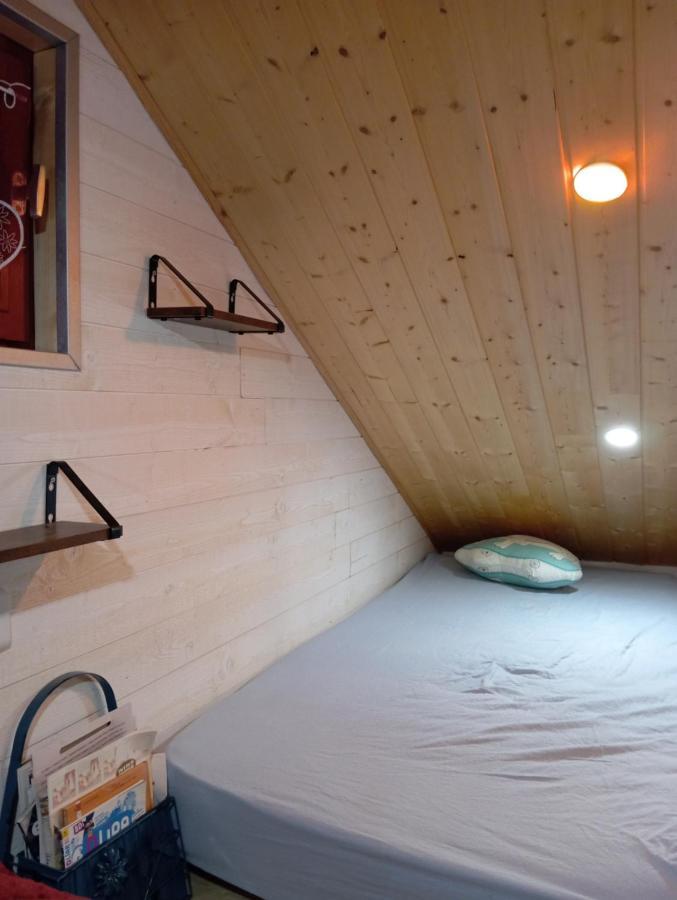 La P'Tite Maison Bois Du Herisson Menetrux-en-Joux Exterior photo